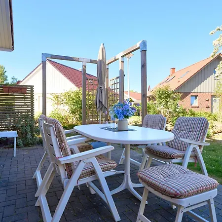 Holiday home Luett Strandhuus