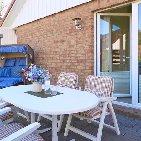 Holiday home Luett Strandhuus Pelzerhaken
